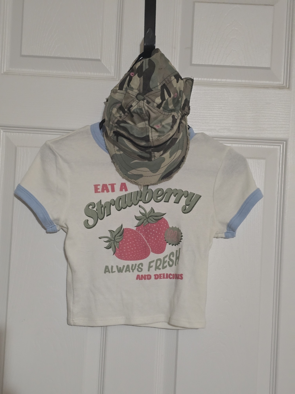 Y2K Full Tilt Strawberry Baby Tee & Roxy Camo Hat Bundle Size Small